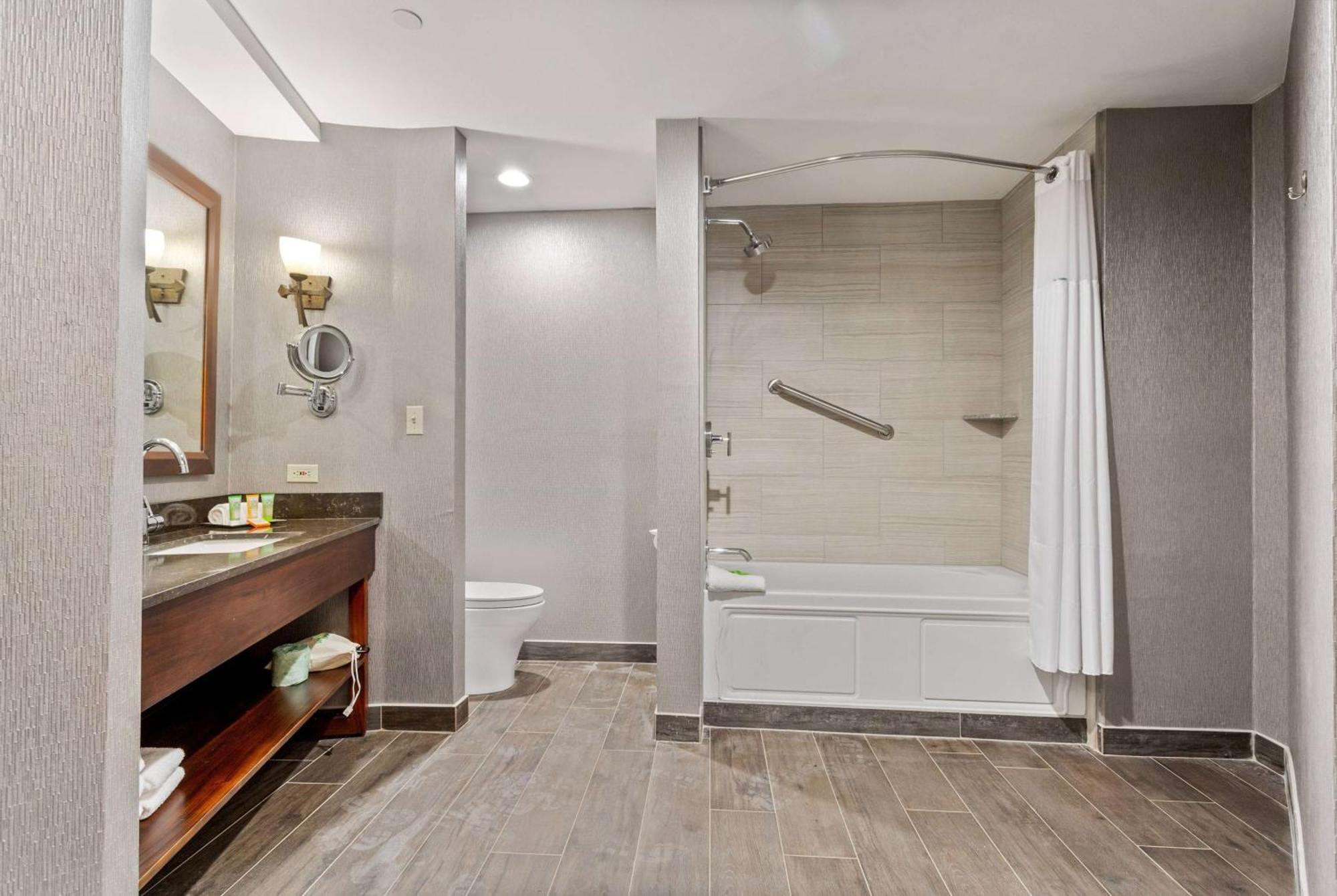 Wyndham Garden Baronne Plaza Otel New Orleans Dış mekan fotoğraf